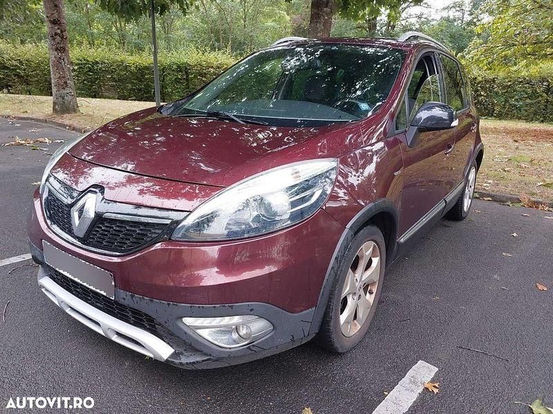 Culoarealte culori Utilizat 2014 Renault Scénic III Bose Edition Monovolum | 5.500 EUR (Preț OK) - Imagine 1/4