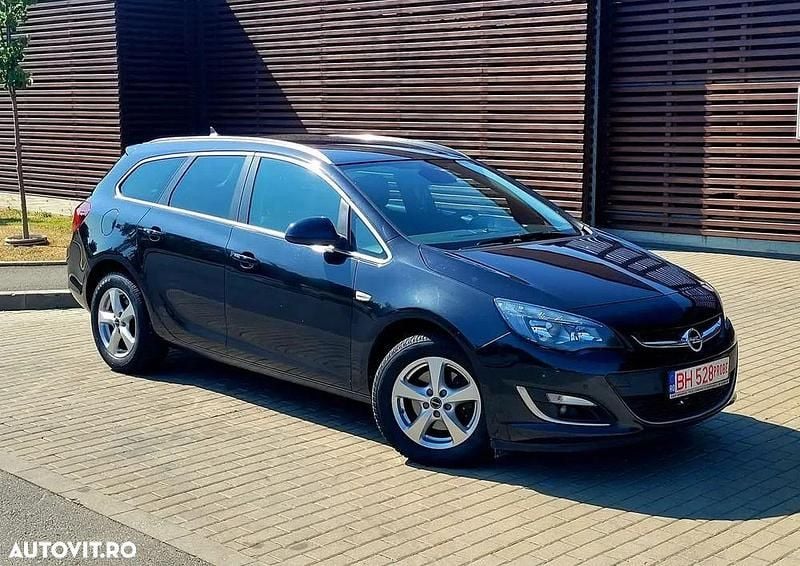 Negru Utilizat 2016 Opel Astra Innovation Break | 4.987 EUR (Super Preț) - Imagine 1/4