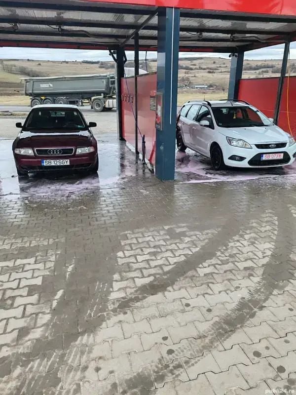 Utilizat 1998 Audi A4 Berlinǎ | 900 EUR (Preț bun) - Imagine 1/4