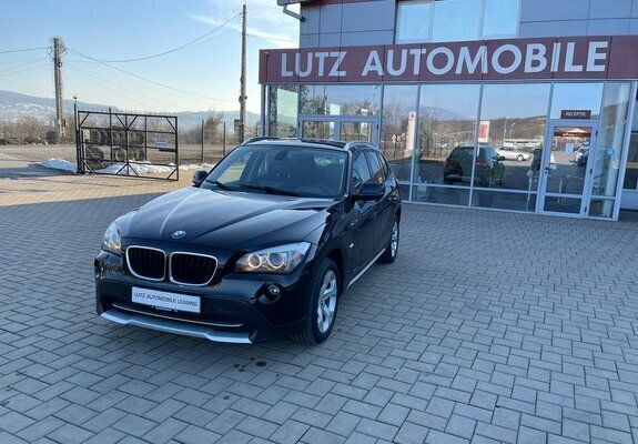 Negru Utilizat 2011 BMW X1 SUV | 10.499 EUR (Scump) - Imagine 1/4