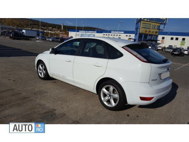 Second-hand Ford Focus 74 CP (54 kW) 2008 Alb Hatchback