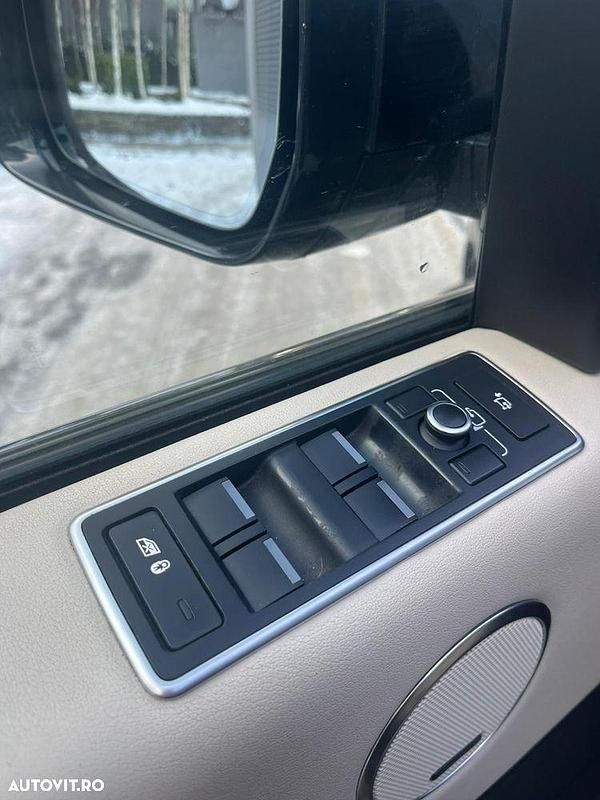 Second-hand Land Rover Range Rover Vogue 258 CP (189 kW) 2017 Culoarenegru SUV