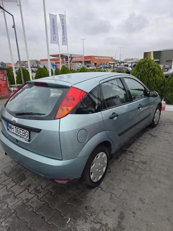 Gri Utilizat 2001 Ford Focus Hatchback | 1.000 EUR (Preț OK) - Imagine 1/4