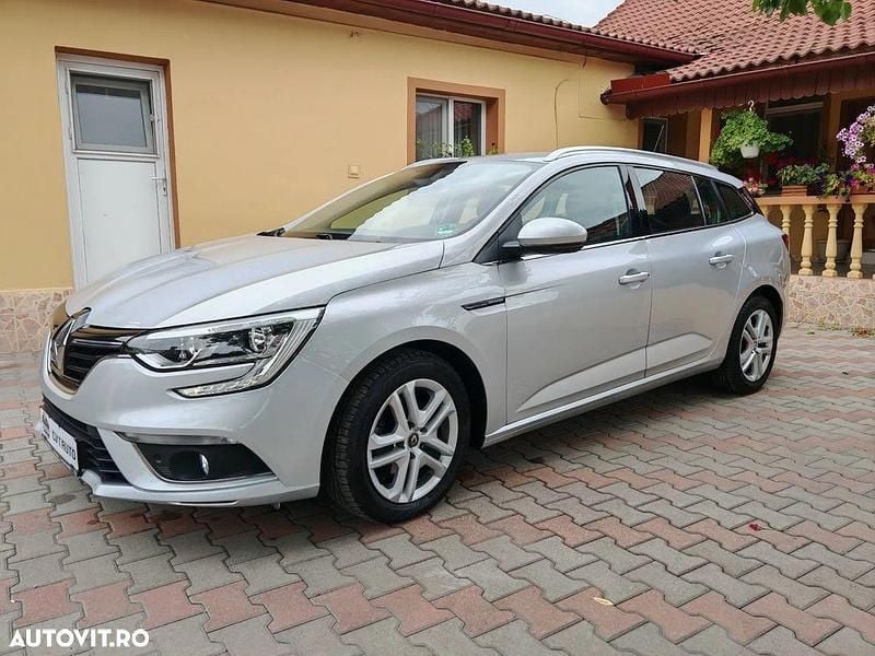 Culoareargint Utilizat 2020 Renault Mégane GrandTour Business Break | 9.900 EUR (Preț OK) - Imagine 1/4