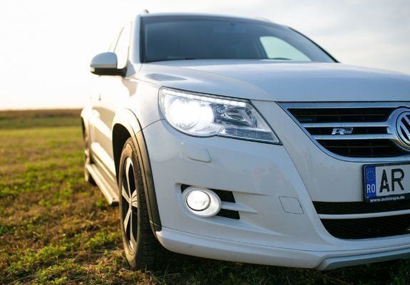 Second-hand VW Tiguan R-line 200 CP (147 kW) 2010 Alb SUV