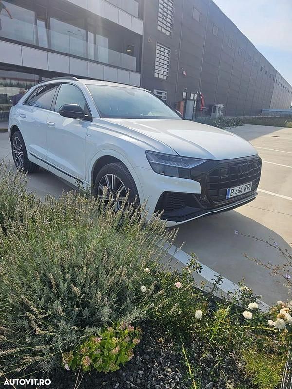 Culoarealb Utilizat 2022 Audi Q8 SUV | 54.000 EUR - Imagine 1/4