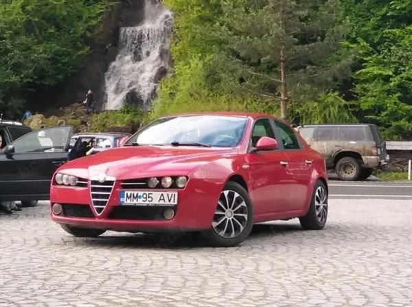 Rosu Utilizat 2006 Alfa Romeo 159 Berlinǎ | 2.200 EUR (Preț OK) - Imagine 1/4