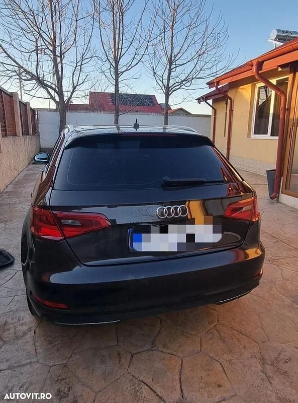 Culoarenegru Utilizat 2015 Audi A3 Ambition | 9.700 EUR (Preț bun) - Imagine 1/4
