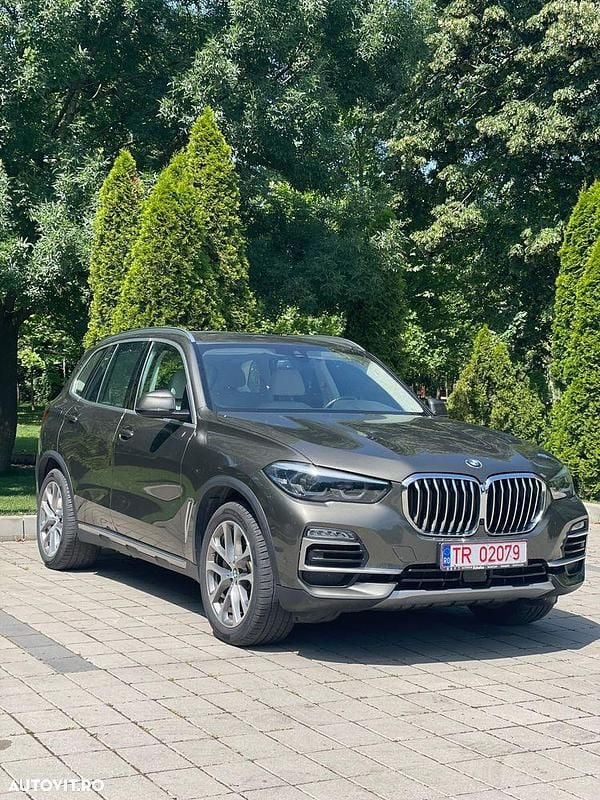 Second-hand BMW X5 Sport Line 394 CP (289 kW) 2020 Maro SUV