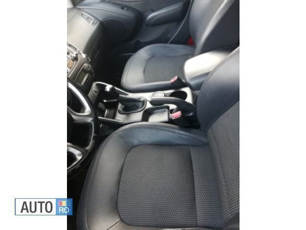 Second-hand Hyundai ix35 163 CP (119 kW) 2012 Negru SUV