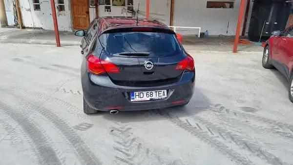 Negru Utilizat 2011 Opel Astra Berlinǎ | 5.000 EUR - Imagine 1/2