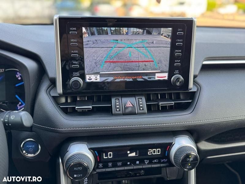 Alb Utilizat 2019 Dacia Duster Comfort SUV | 11.590 EUR (Preț bun) - Imagine 1/4