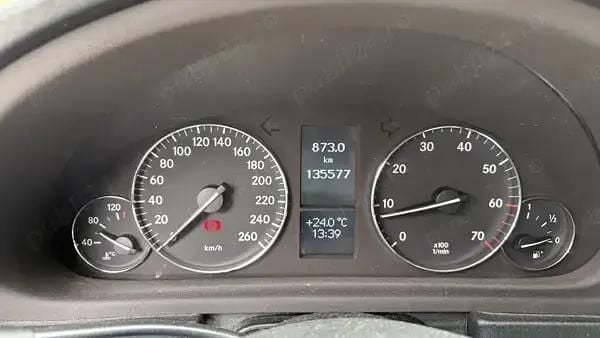 Argintiu Utilizat 2004 Mercedes C180 Berlinǎ | 4.000 EUR (Scump) - Imagine 1/4