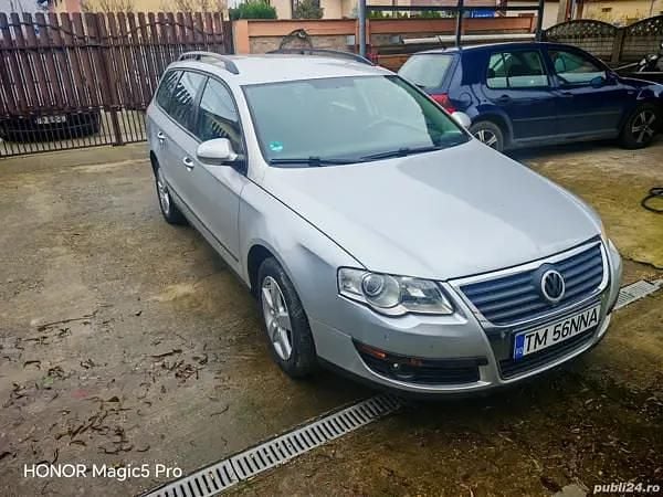 Argintiu Second-hand 2006 VW Passat Break | 2.150 EUR (Preț bun) - Imagine 1/4