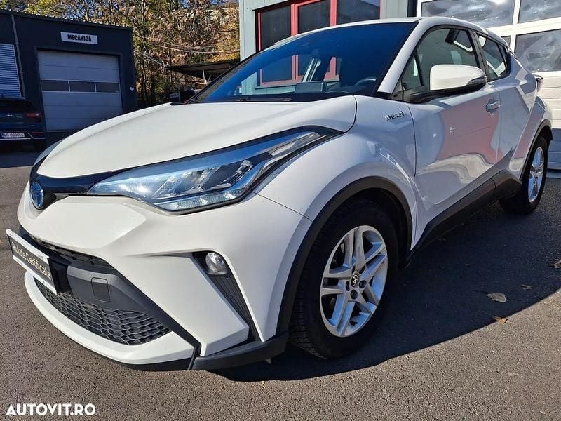 Second-hand Toyota C-HR 122 CP (89 kW) 2020 Culoarealb SUV