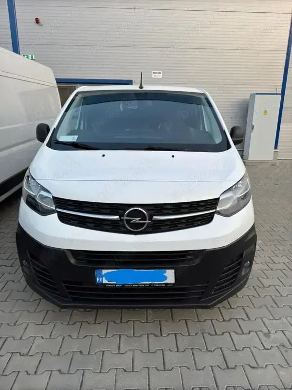 Second-hand Opel Vivaro 122 CP (89 kW) 2021 Alb Monovolum