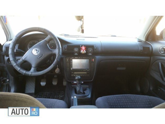 Second-hand VW Passat 101 CP (74 kW) 2001 Gri Berlinǎ