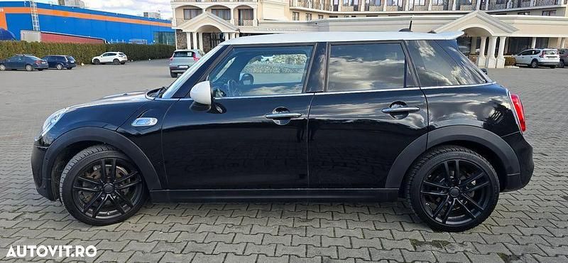 Second-hand Mini Cooper SD Seven 170 CP (125 kW) 2016 Culoarenegru Hatchback