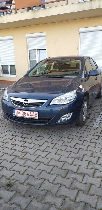 Second-hand Opel Astra 115 CP (84 kW) 2011 Hatchback