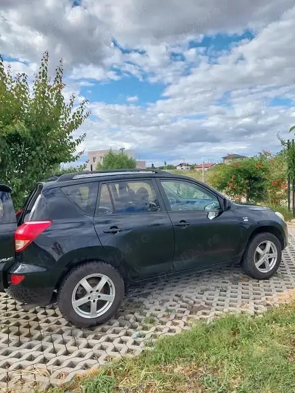 Negru Utilizat 2008 Toyota RAV4 SUV | 3.980 EUR (Preț OK) - Imagine 1/4