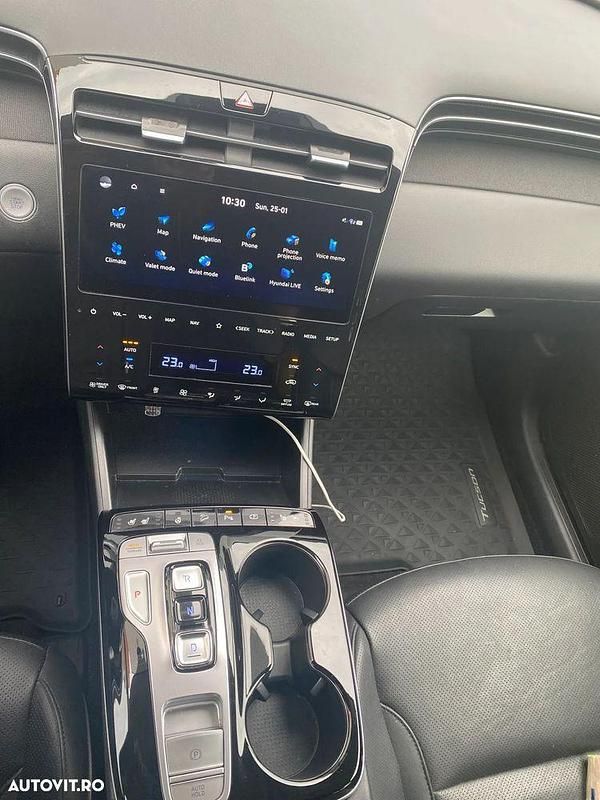 Second-hand Hyundai Tucson Premium 265 CP (194 kW) 2023 Culoarealbastru SUV