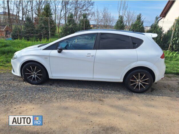 Alb Utilizat 2008 Seat Leon Hatchback | 3.500 EUR (Preț OK) - Imagine 1/4