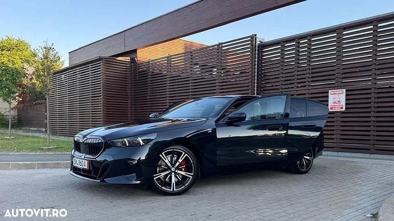 Culoarenegru Utilizat 2024 BMW 520 Berlinǎ | 56.990 EUR (Preț OK) - Imagine 1/4