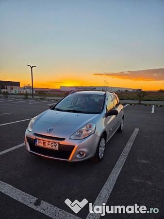 Second-hand Renault Clio GrandTour 68 CP (50 kW) 2010 Argintiu Break
