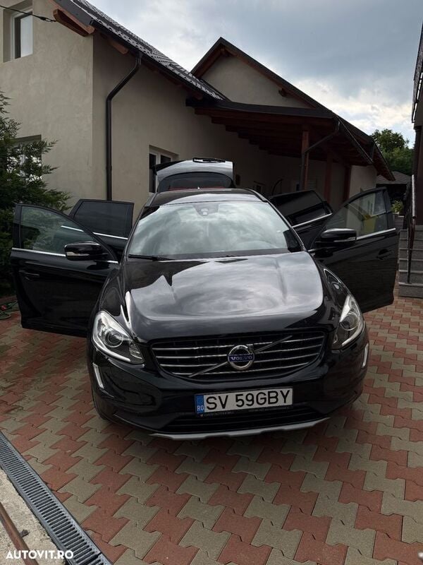 Negru Utilizat 2016 Volvo XC60 Kinetic SUV | 16.999 EUR (Super Preț) - Imagine 1/4