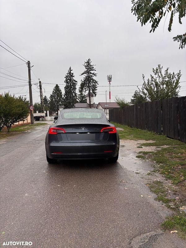 Second-hand Tesla Model 3 Standard Range Plus 239 kW (325 CP) 2019 Culoaregri Berlinǎ