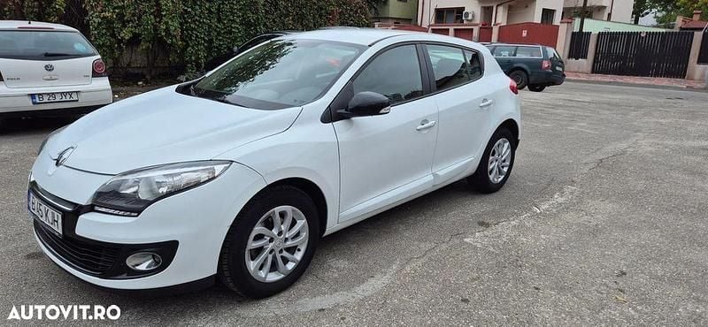 Culoarealb Utilizat 2012 Renault Mégane III Hatchback | 4.700 EUR (Preț OK) - Imagine 1/4