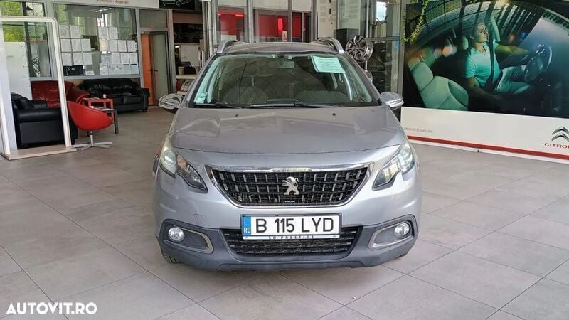 Gri Utilizat 2017 Peugeot 2008 Style SUV | 8.750 EUR (Preț OK) - Imagine 1/4