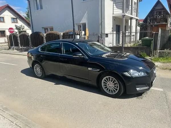 Second-hand Jaguar XF Prestige 183 CP (134 kW) 2018 Negru Berlinǎ