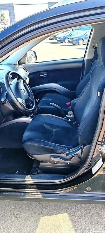 Second-hand Mitsubishi Outlander 140 CP (102 kW) 2008 Negru SUV