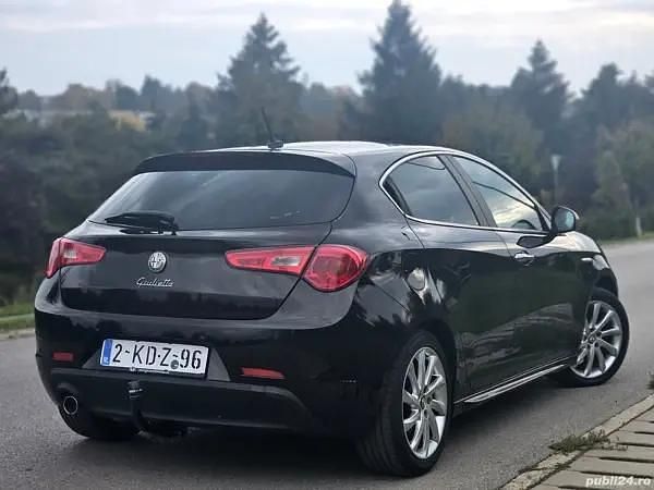 Second-hand Alfa Romeo Giulietta 105 CP (77 kW) 2013 Hatchback
