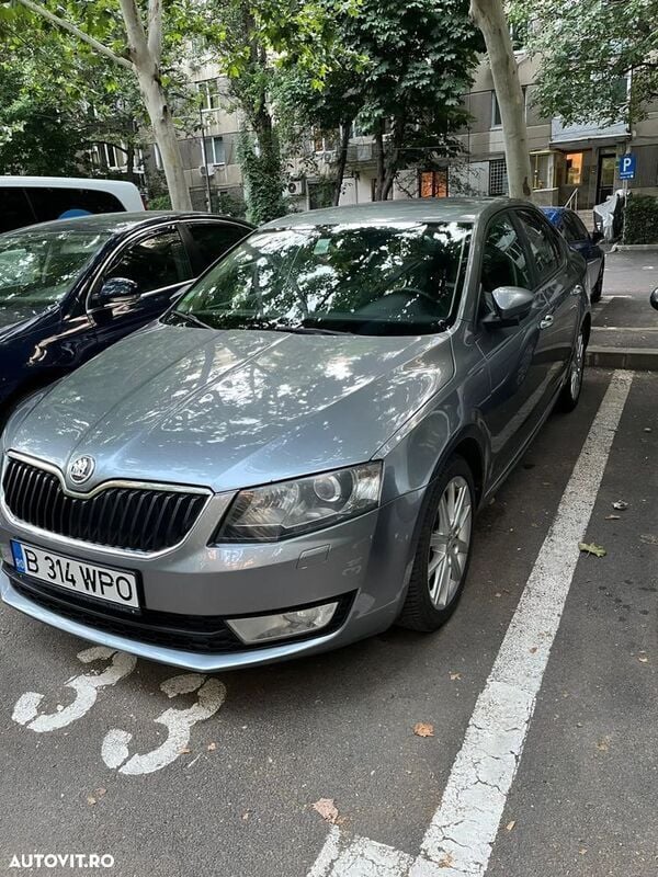 Gri Utilizat 2013 Skoda Octavia Style Berlinǎ | 6.900 EUR (Preț bun) - Imagine 1/4