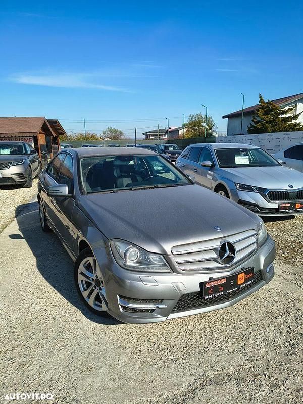 Culoareargint Utilizat 2012 Mercedes C200 Avantgarde Edition Berlinǎ | 8.490 EUR (Preț OK) - Imagine 1/4