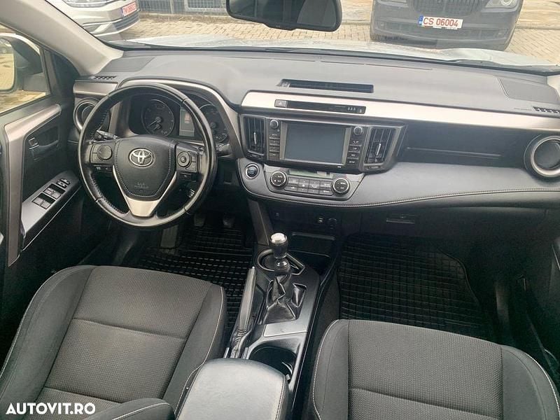 Second-hand Toyota RAV4 Executive 143 CP (105 kW) 2016 Culoaregri SUV
