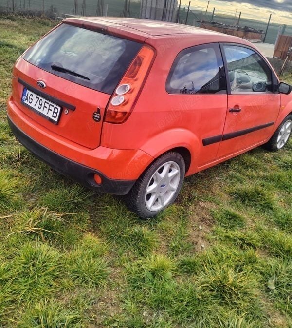 Utilizat 2004 Ford Fiesta Hatchback | 1.000 EUR (Preț bun) - Imagine 1/4