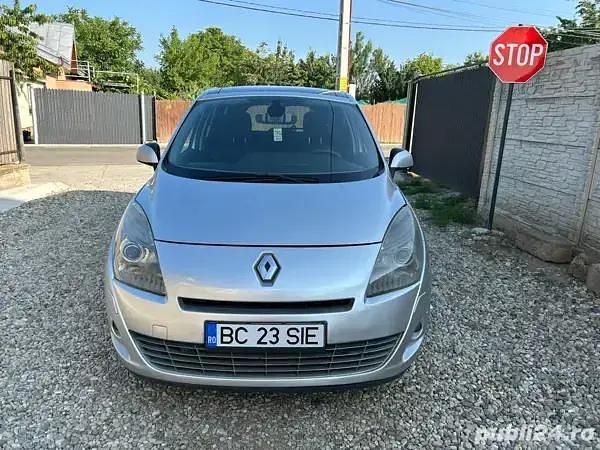Utilizat 2010 Renault Grand Scénic Monovolum | 3.500 EUR (Preț OK) - Imagine 1/4
