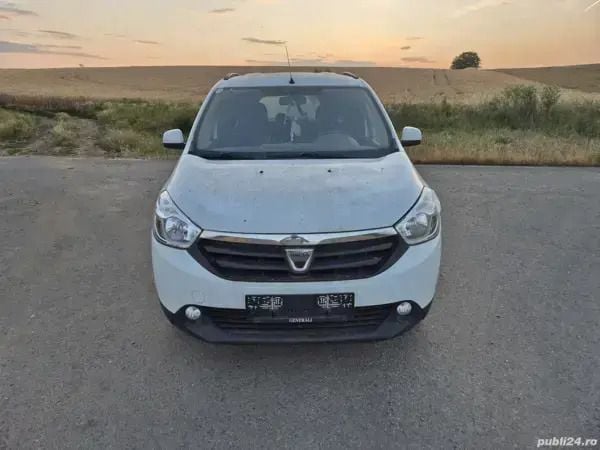 Utilizat 2013 Dacia Lodgy Monovolum | 2.500 EUR (Super Preț) - Imagine 1/4