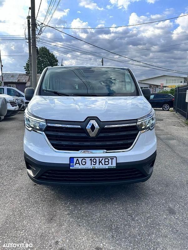Culoarealb Utilizat 2024 Renault Trafic Life Van | 32.549 EUR - Imagine 1/4