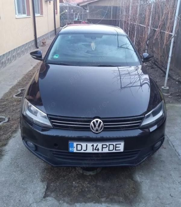 Negru Utilizat 2011 VW Jetta Berlinǎ | 5.800 EUR (Puțin scump) - Imagine 1/4
