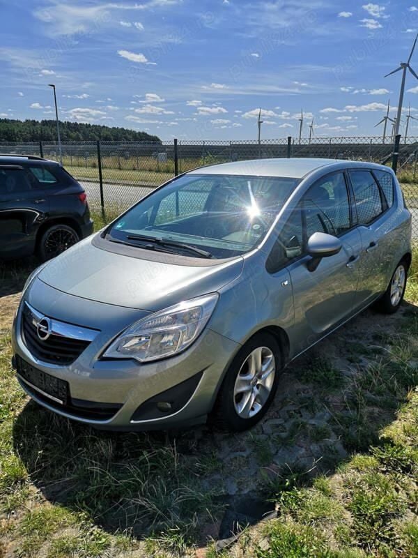 Utilizat 2011 Opel Meriva Monovolum | 4.300 EUR (Puțin scump) - Imagine 1/4