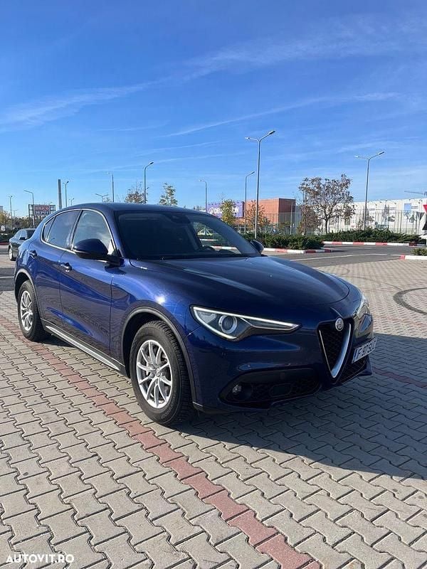 Culoarealbastru Utilizat 2018 Alfa Romeo Stelvio SUV | 17.500 EUR - Imagine 1/4
