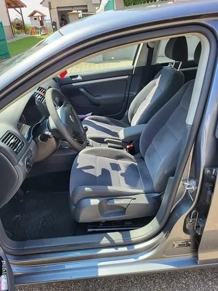 Second-hand VW Jetta 105 CP (77 kW) 2007 Berlinǎ