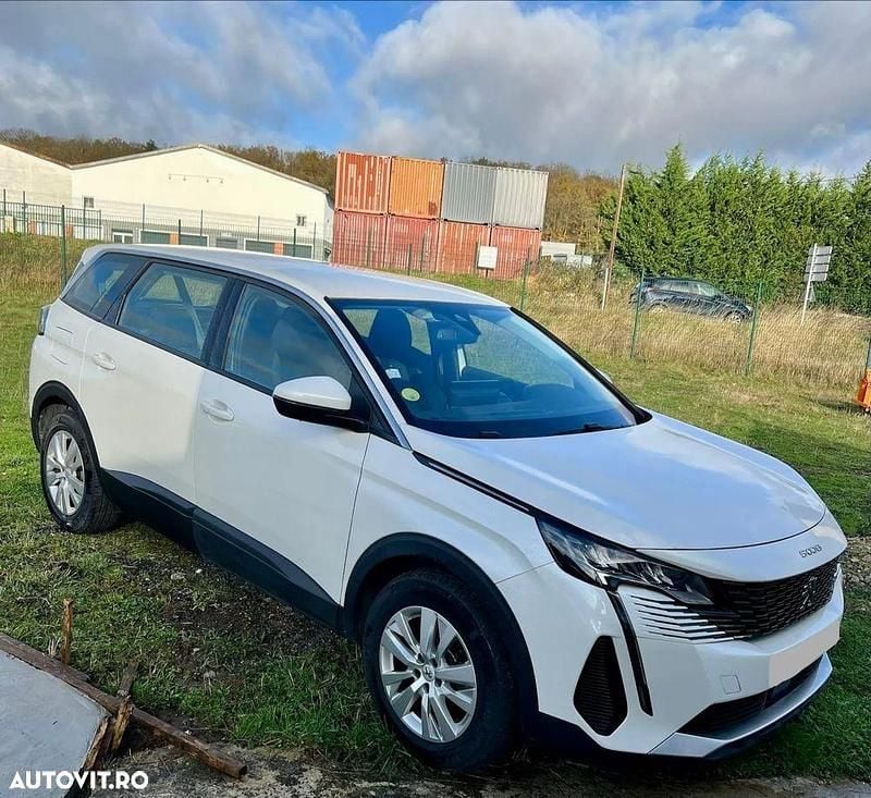 Second-hand Peugeot 5008 Active 130 CP (95 kW) 2021 Culoarealb SUV