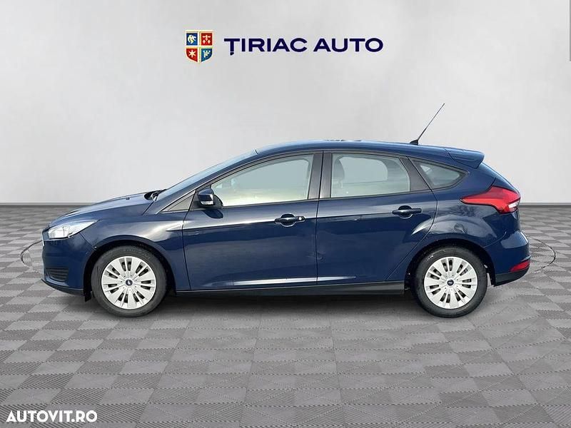 Second-hand Ford Focus Trend 100 CP (73 kW) 2017 Culoarealbastru Hatchback
