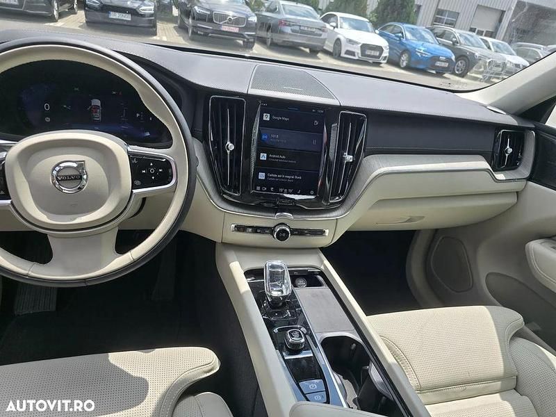 Culoarealte culori Utilizat 2023 Volvo XC60 SUV | 48.000 EUR (Preț OK) - Imagine 1/4