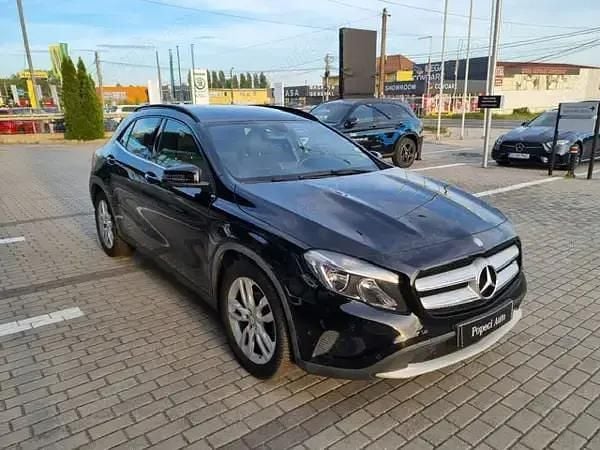 Negru Utilizat 2015 Mercedes GLA180 SUV | 12.000 EUR - Imagine 1/4